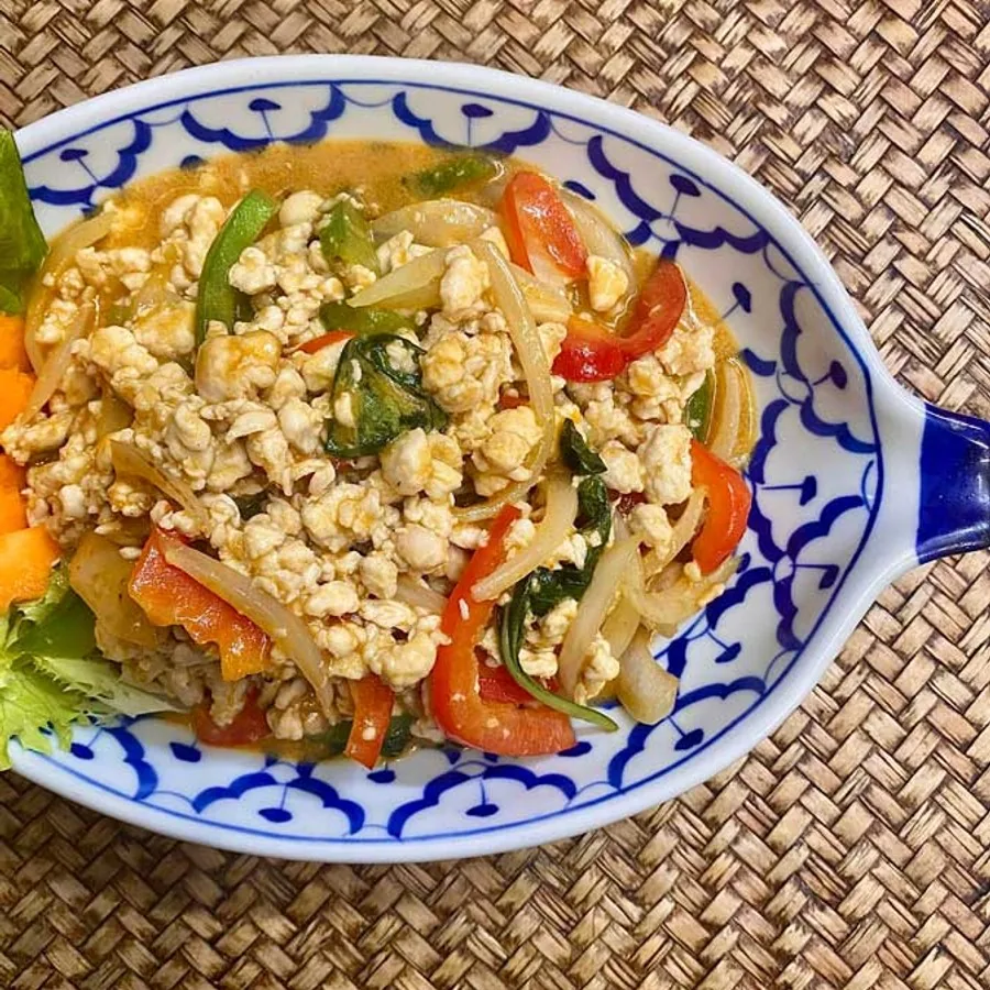 Poulet au basilic thaï